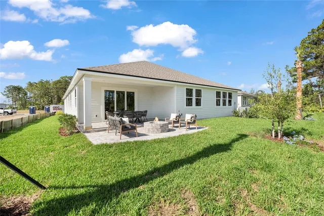 a view of a yard in front of house