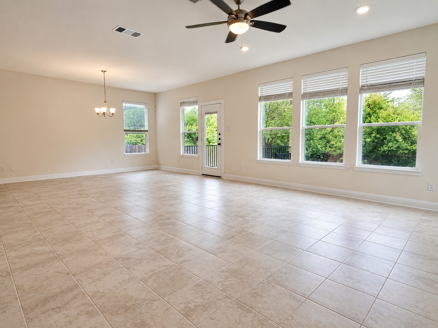 2101 Split Diamond Way, Unit 40 Round Rock, TX 78664 - Photo 10 of 32