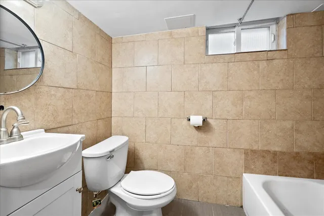 $455,000 | 6707 North Whipple Street, Chicago, IL 60645