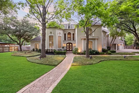 $4,500,000 | 835 Echo Lane, Hedwig Village, TX 77024