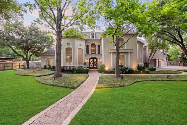 $4,500,000 | 835 Echo Lane, Hedwig Village, TX 77024