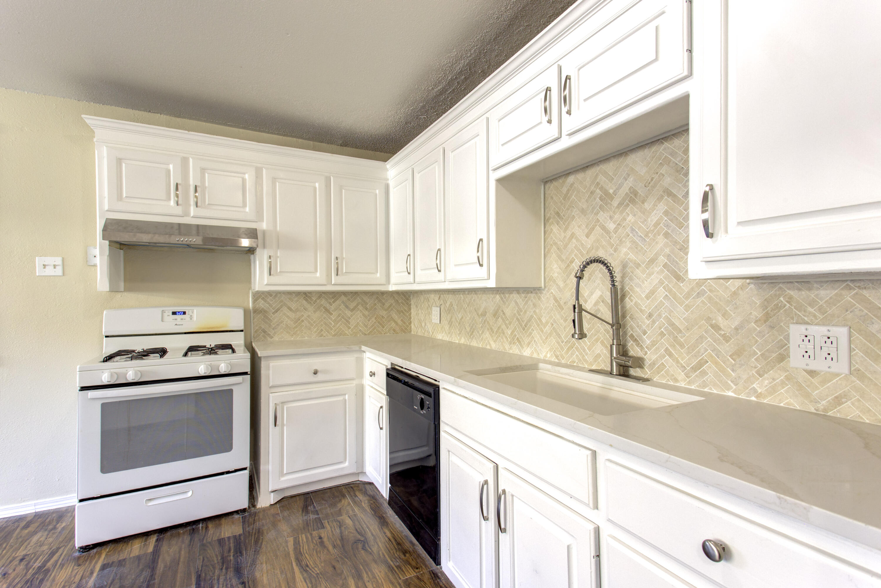 2112 58th Street Lubbock, TX 79412 - Photo 13 of 37 IMG_0880