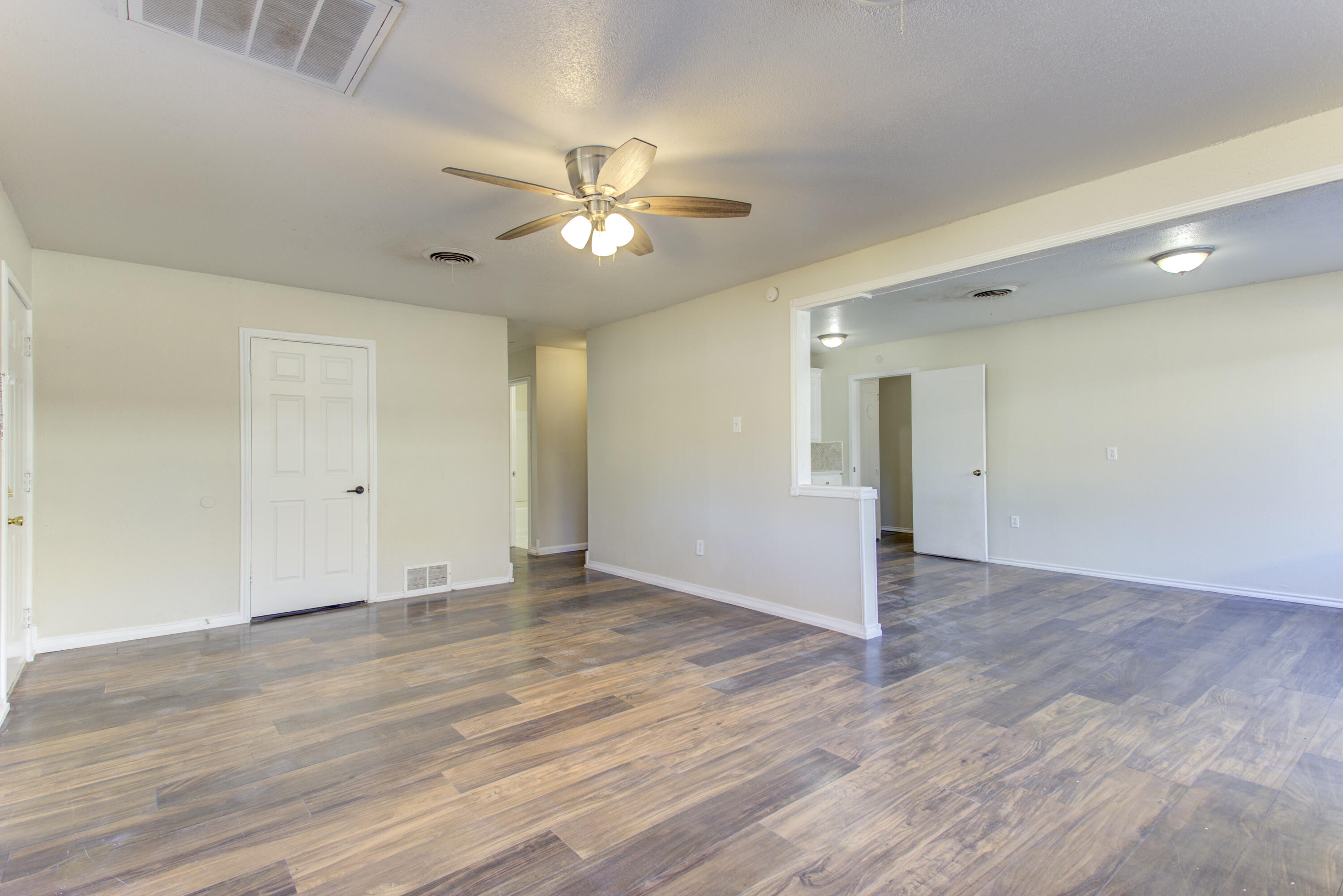 2112 58th Street Lubbock, TX 79412 - Photo 9 of 37 IMG_0911