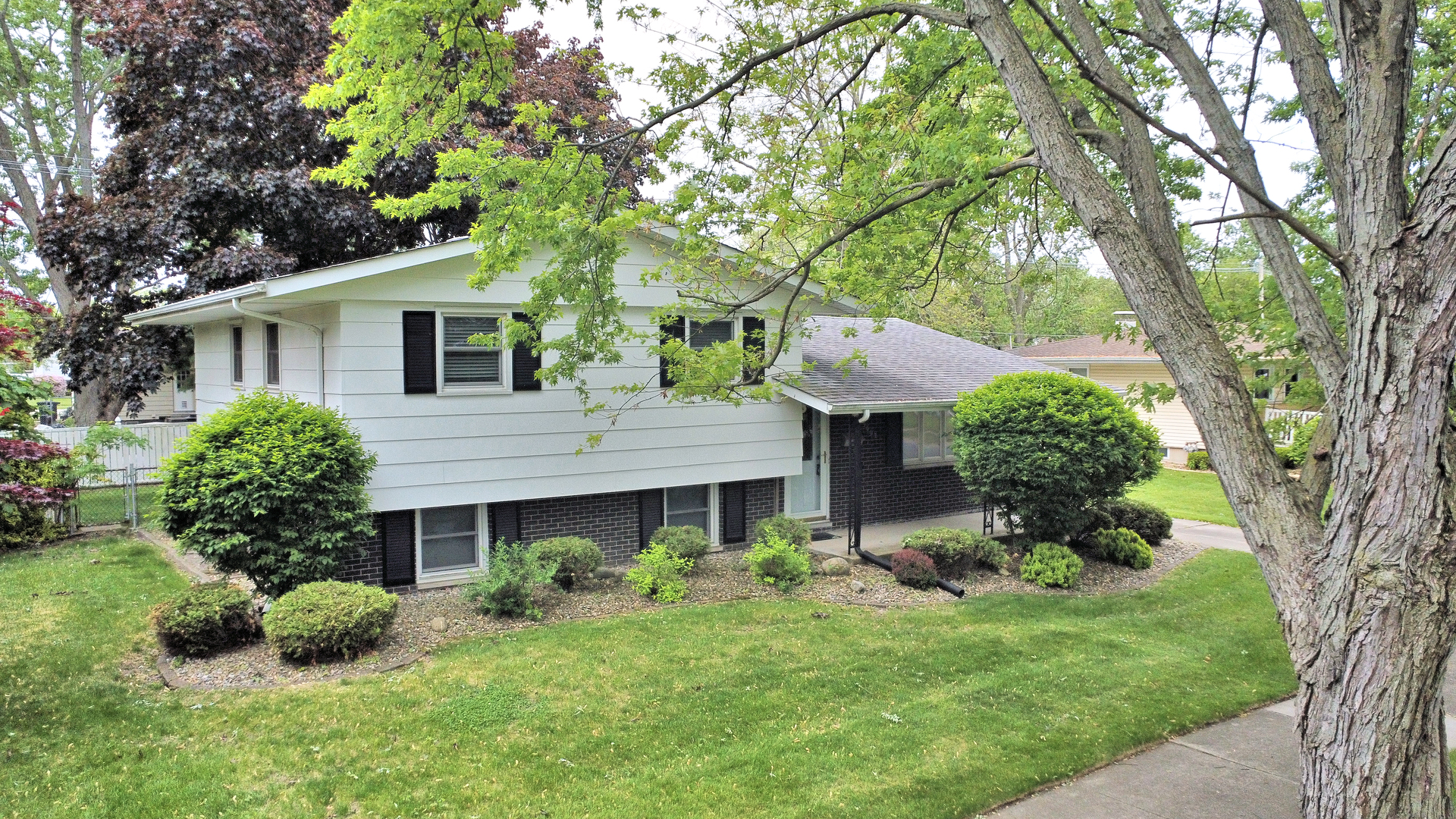 3003 191st Street Lansing, IL 60438 - Photo 2 of 24 Gallery Image 2