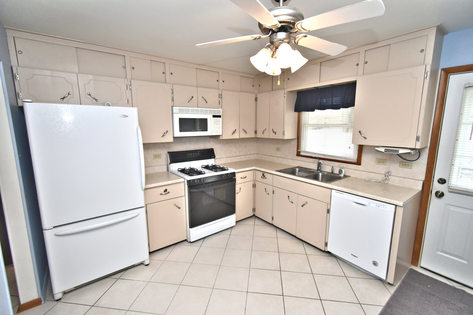 3003 191st Street Lansing, IL 60438 - Photo 7 of 24 Gallery Image 7