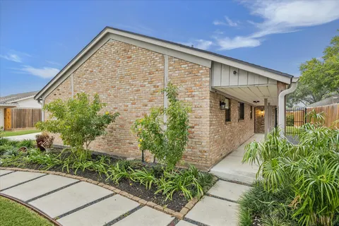 $549,000 | 10818 Olympia Drive, Houston, TX 77042