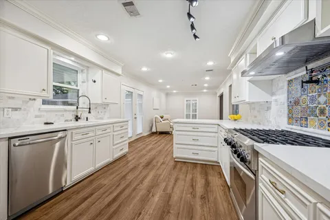 $549,000 | 10818 Olympia Drive, Houston, TX 77042