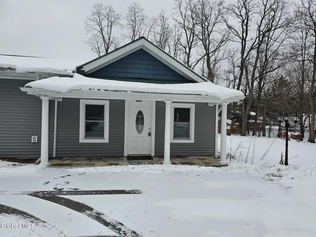 $2,400 | 489 Grooms Road, Unit C, Clifton Park, NY 12065