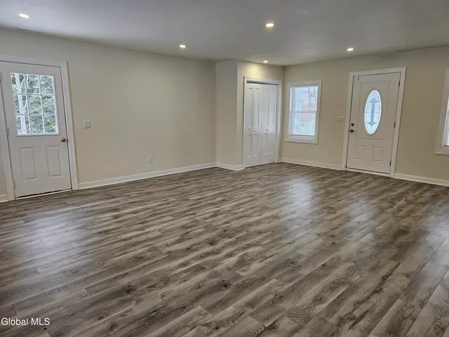 $2,400 | 489 Grooms Road, Unit C, Clifton Park, NY 12065