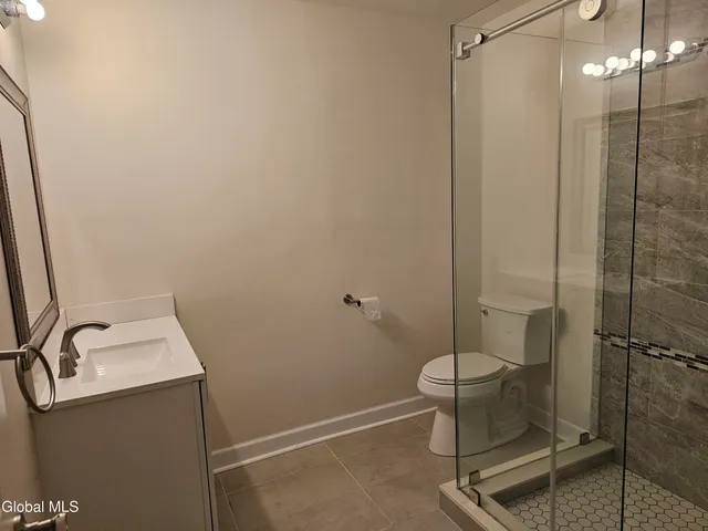 $2,400 | 489 Grooms Road, Unit C, Clifton Park, NY 12065