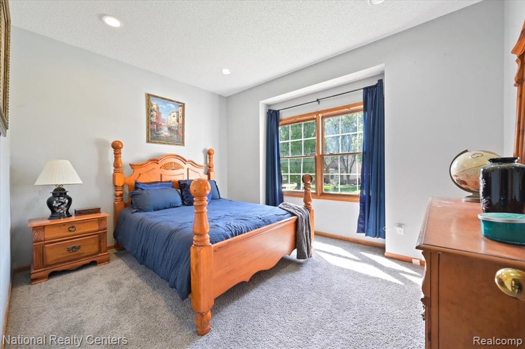 31055 Seneca Lane Novi, MI 48377 - Photo 20 of 36