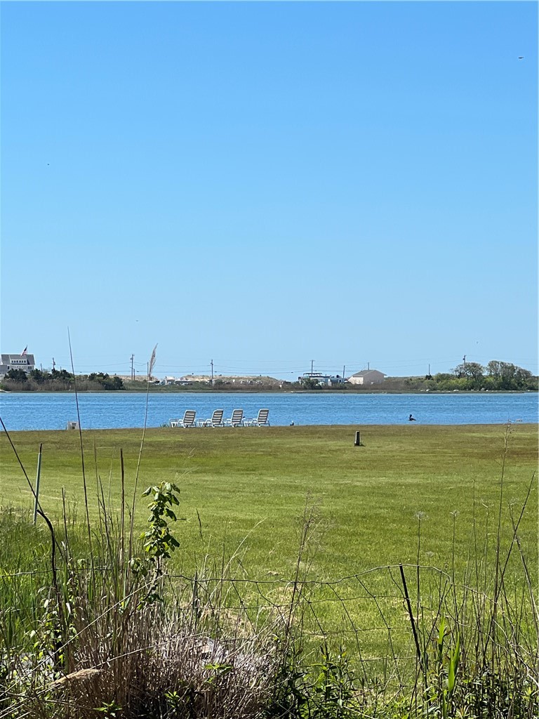 20 Vía Roma Westerly, RI 02891 - Photo 2 of 12