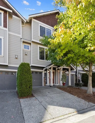$470,000 | 510 Pilchuck Path, Unit W2, Everett, WA 98201