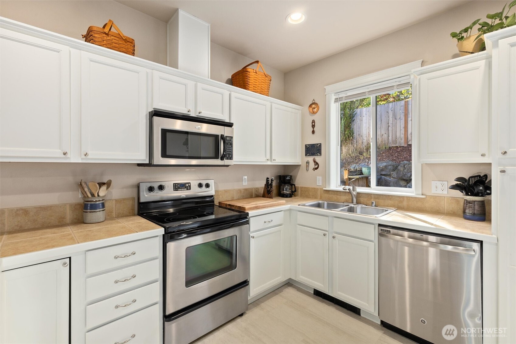 510 Pilchuck Path, Unit W2 Everett, WA 98201 - Photo 9 of 27