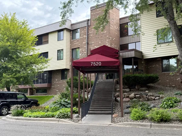 $134,900 | 7520 Cahill Road, Unit 203A, Edina, MN 55439