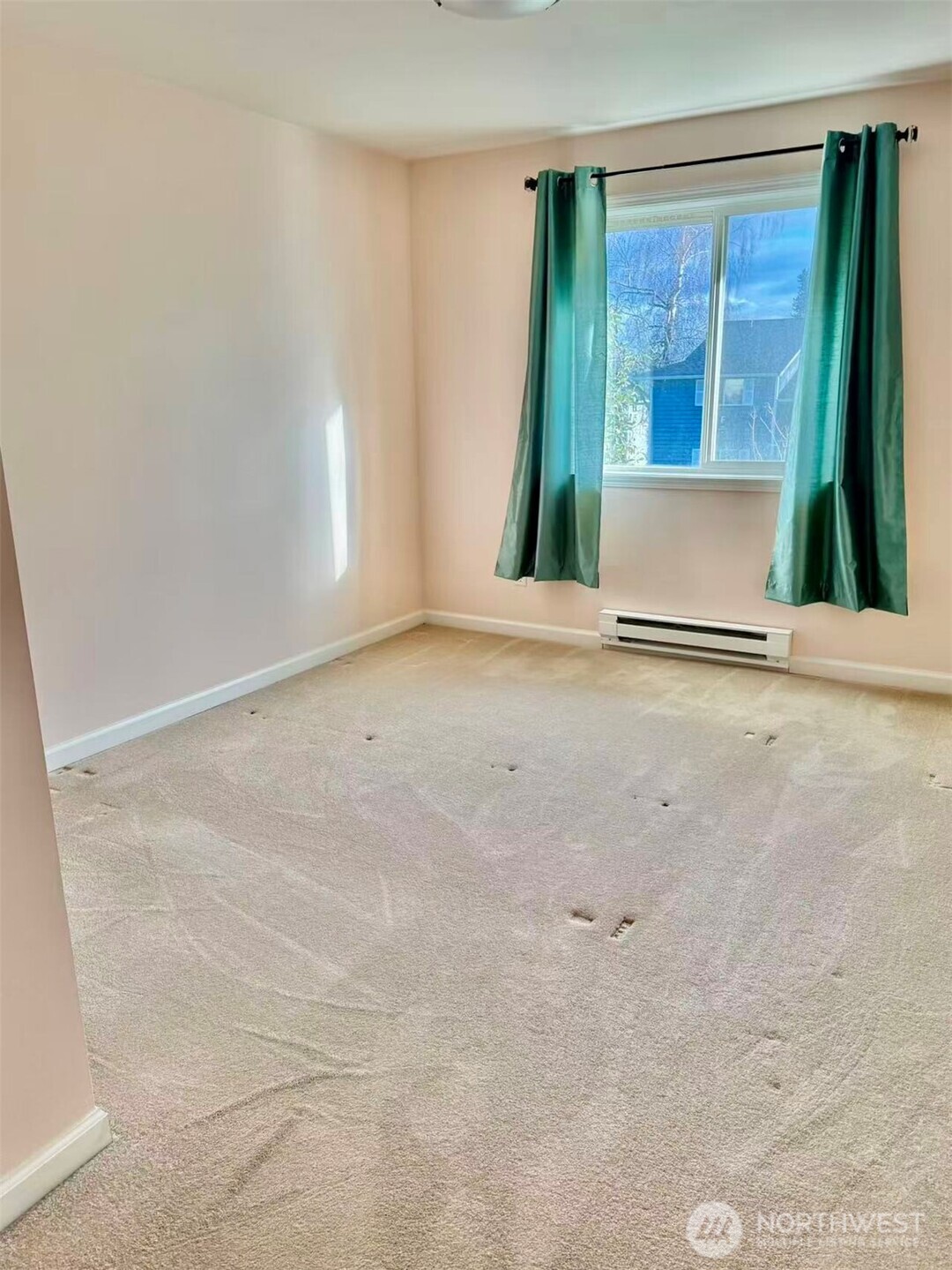 927 132nd Street Southwest, Unit D3 Everett, WA 98204 - Photo 15 of 20 an empty room with windows