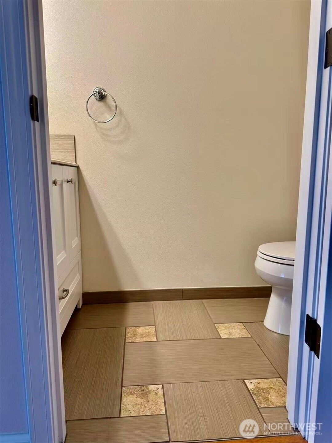 927 132nd Street Southwest, Unit D3 Everett, WA 98204 - Photo 8 of 20 a bathroom with a granite countertop shower and a toilet