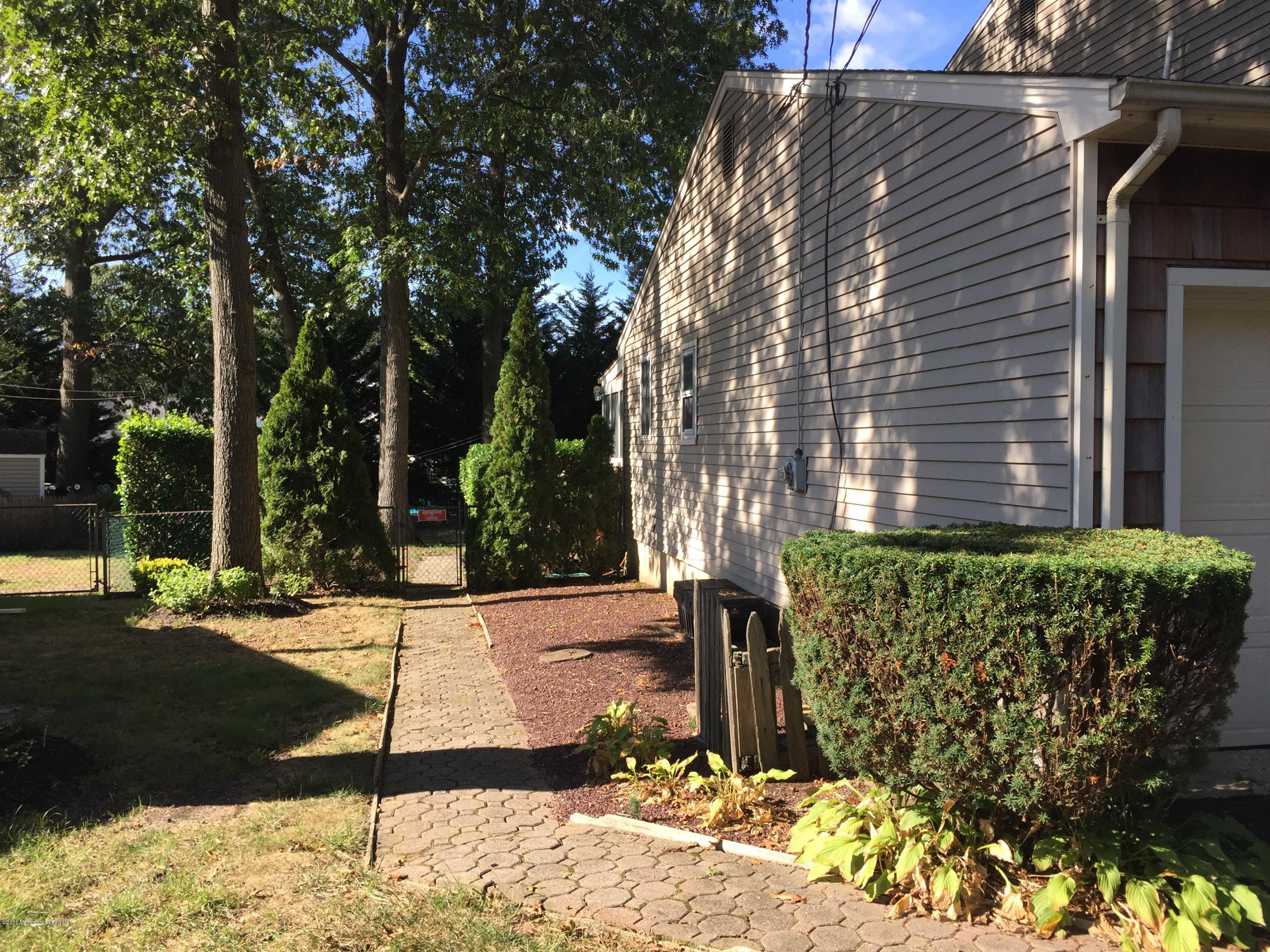 1499 Green Grove Road Brick, NJ 08724 - Photo 3 of 19 005
