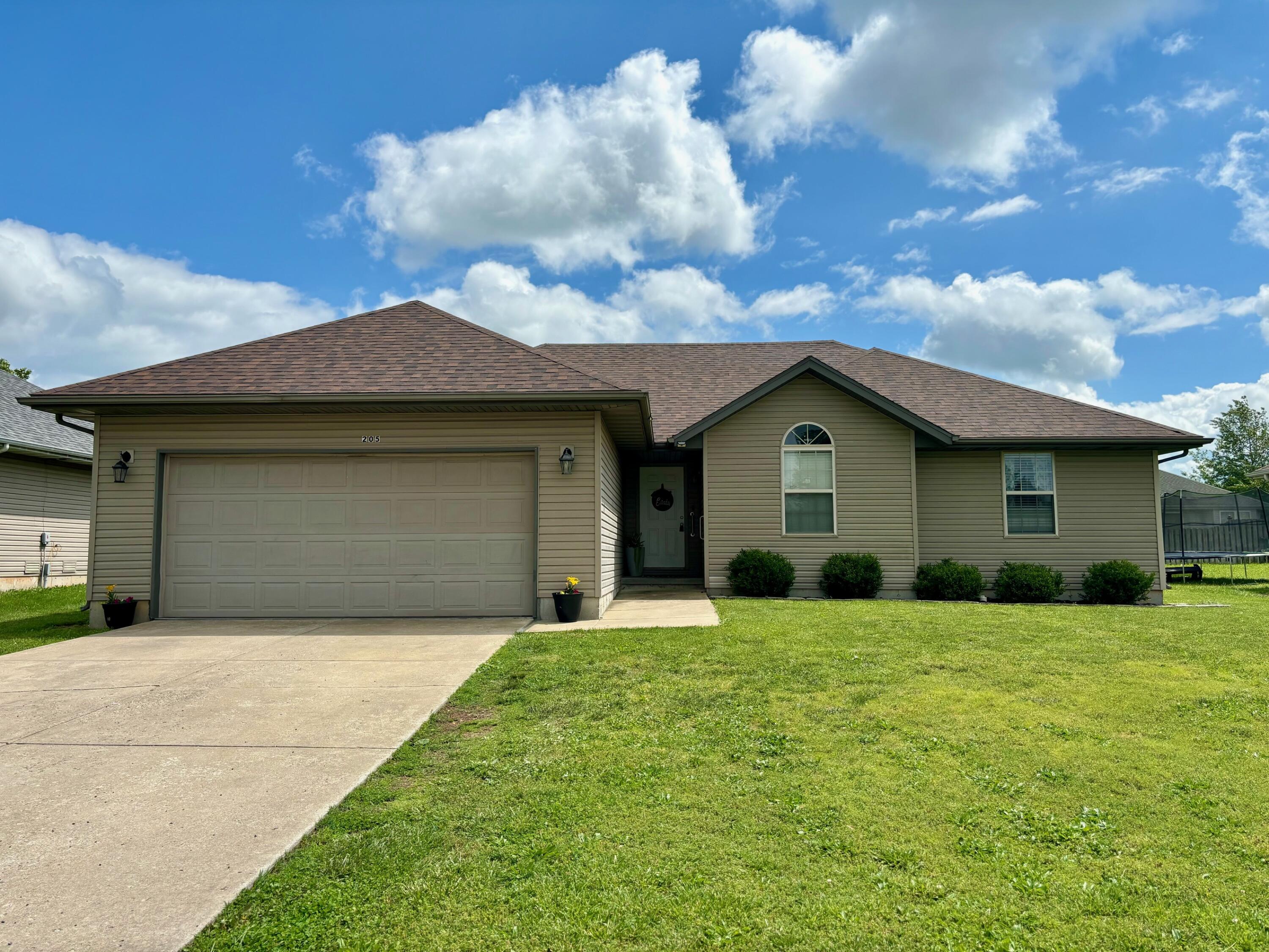 205 Prairie Lane Monett, MO 65708 - Photo 1 of 1 IMG_6223