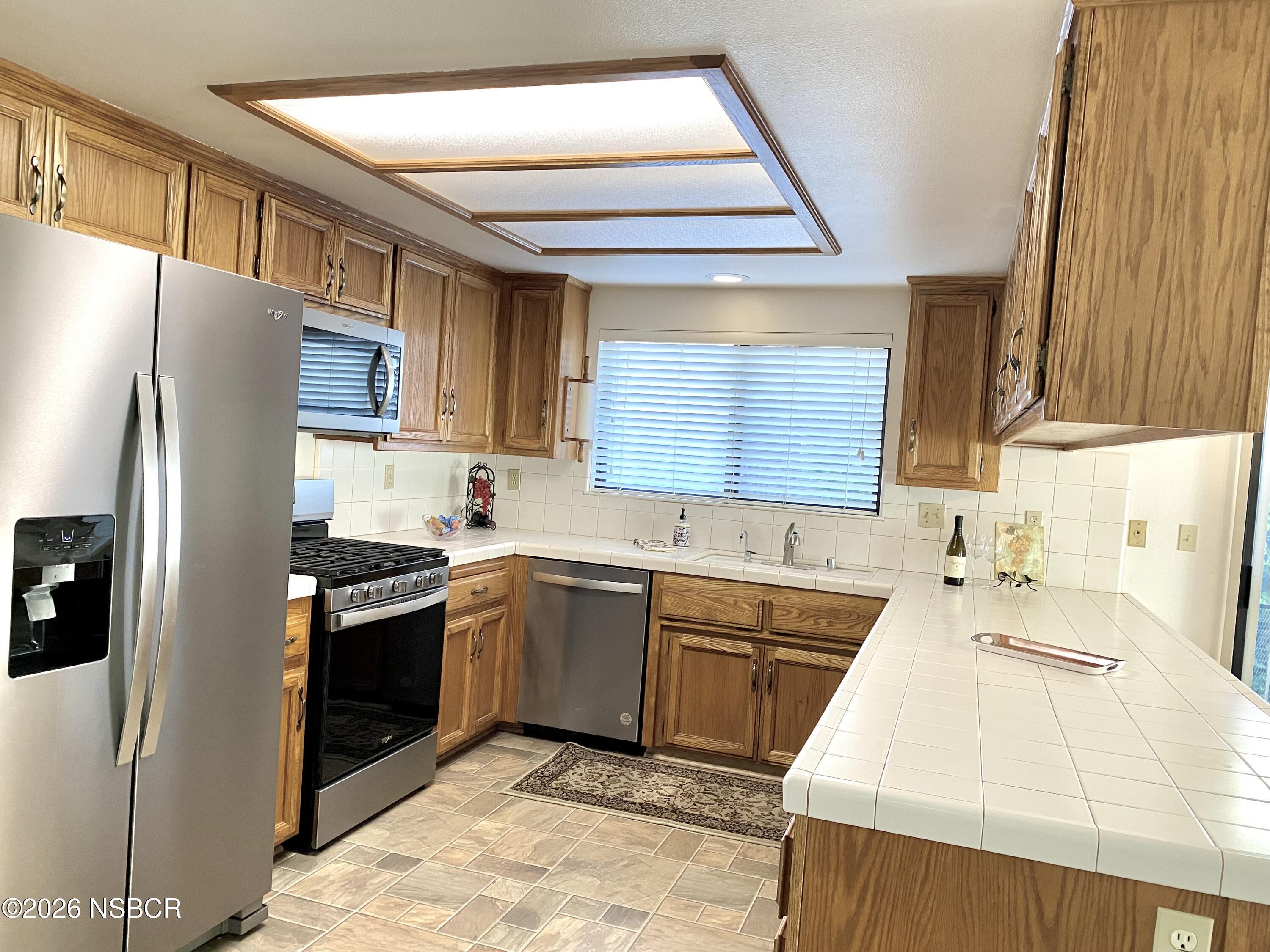 106 Galaxy Way Lompoc, CA 93436 - Photo 10 of 44 Kitchen