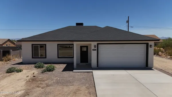 $323,000 | 8583 South Thunderbird Drive, Safford, AZ 85546