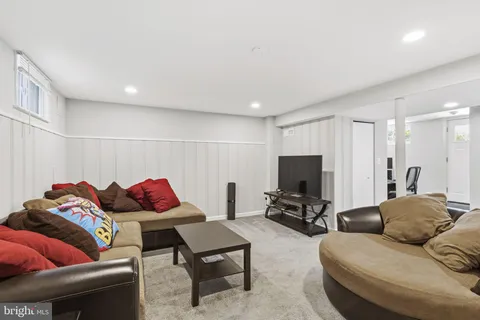 $285,000 | 1733 White Oak Avenue, Parkville, MD 21234