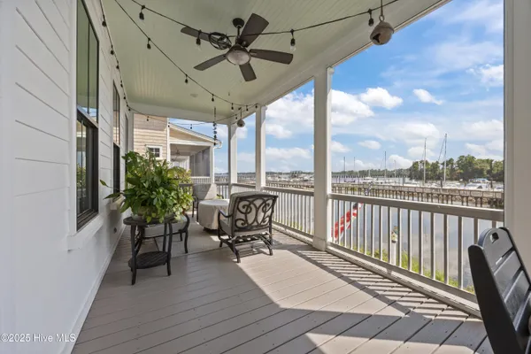 $1,075,000 | 301 Moss Way, Washington, NC 27889