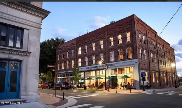 $1,075,000 | 301 Moss Way, Washington, NC 27889