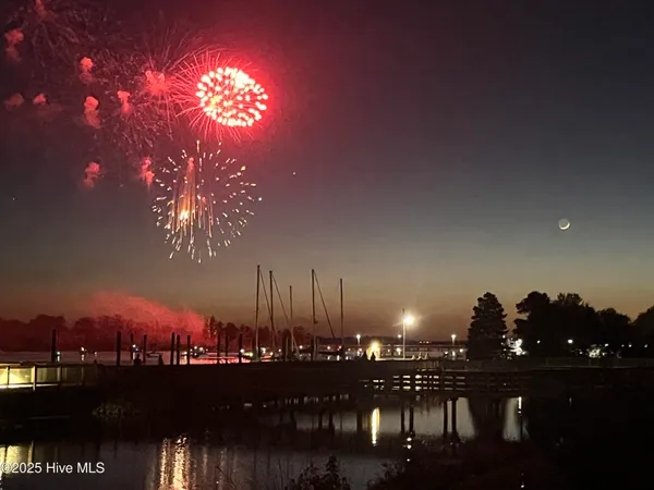 $1,075,000 | 301 Moss Way, Washington, NC 27889