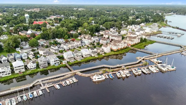 $1,075,000 | 301 Moss Way, Washington, NC 27889