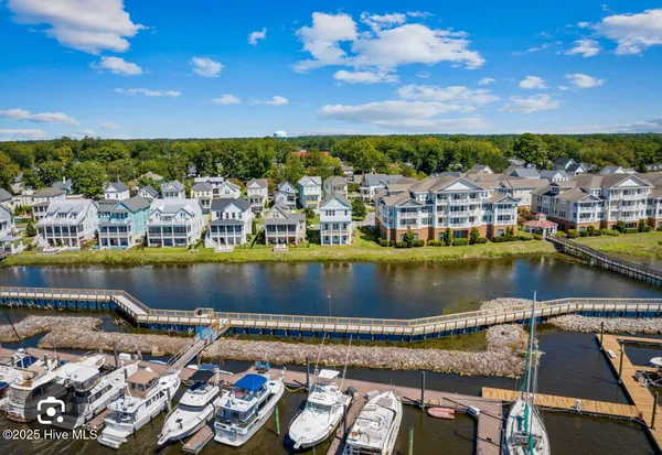 $1,075,000 | 301 Moss Way, Washington, NC 27889