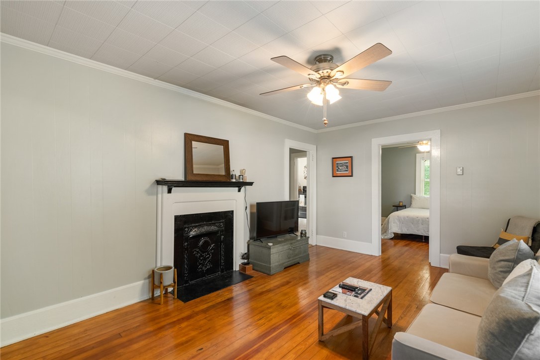 127 West Main Street Pendleton, SC 29670 - Photo 3 of 31