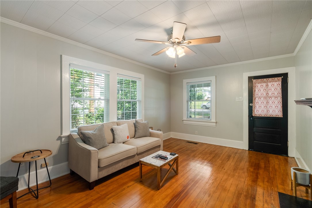 127 West Main Street Pendleton, SC 29670 - Photo 5 of 31
