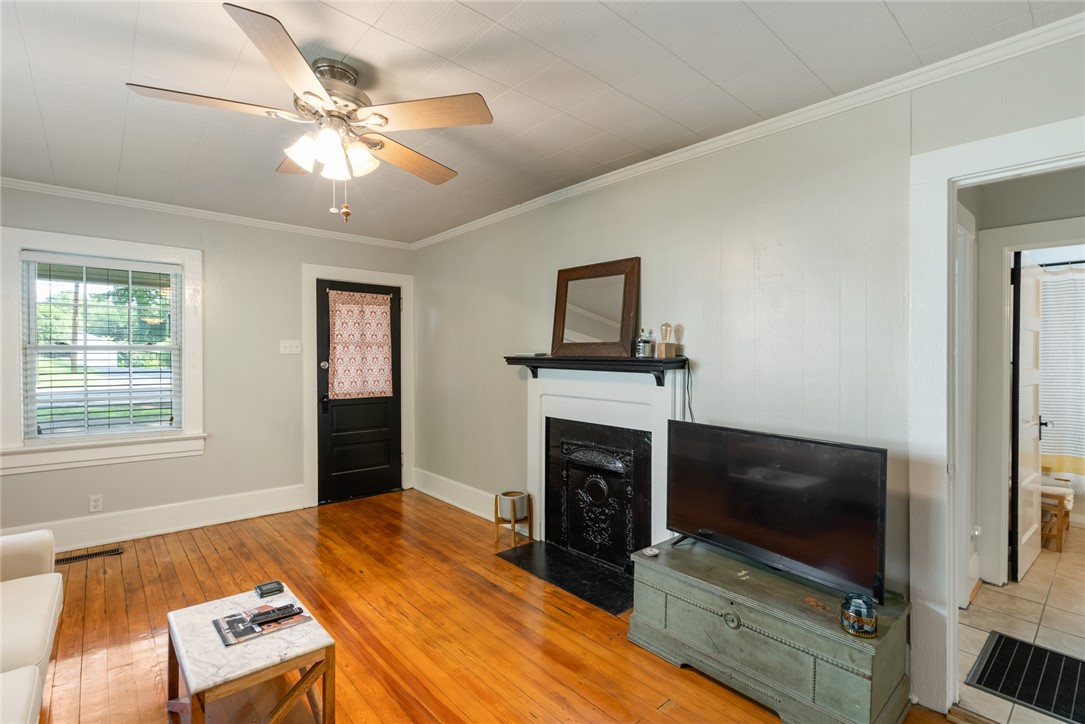 127 West Main Street Pendleton, SC 29670 - Photo 6 of 31