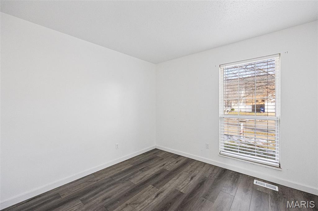 548 Rancho Lane Florissant, MO 63031 - Photo 13 of 33