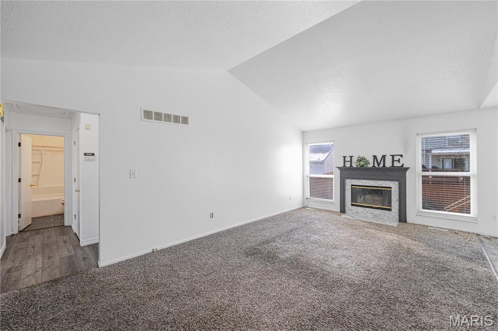 548 Rancho Lane Florissant, MO 63031 - Photo 6 of 33