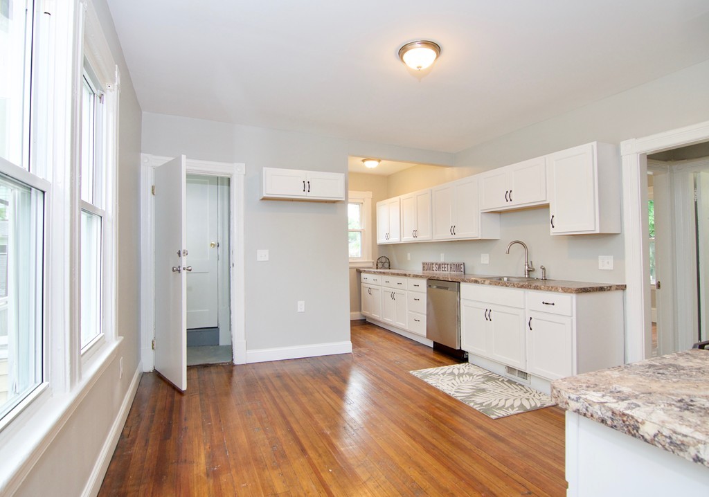 45 Middlesex Street Springfield, MA 01109 - Photo 5 of 40 Gallery Image 5