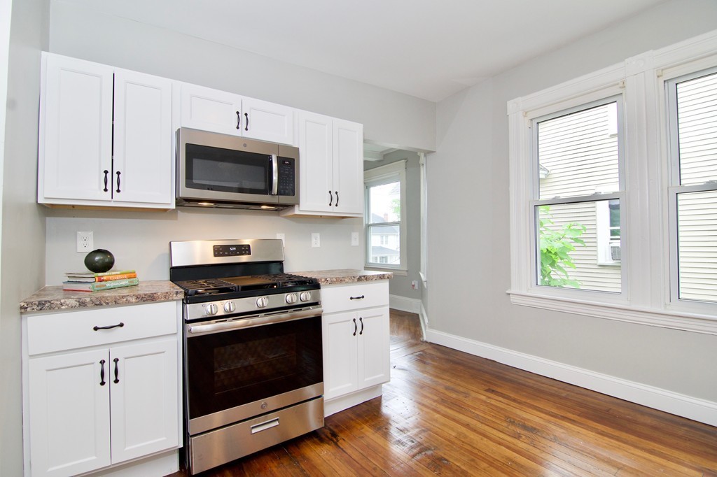 45 Middlesex Street Springfield, MA 01109 - Photo 8 of 40 Gallery Image 8