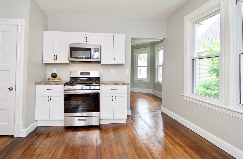 45 Middlesex Street Springfield, MA 01109 - Photo 9 of 40 Gallery Image 9
