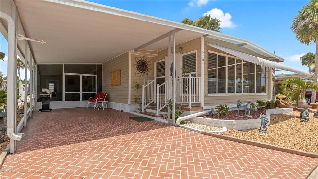 5701 Begonia Road Venice, FL 34293 - Photo 1 of 1 Not your average home!