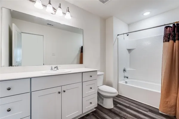 $3,100 | 2621 Sagebrush Drive, Glenn Heights, TX 75154