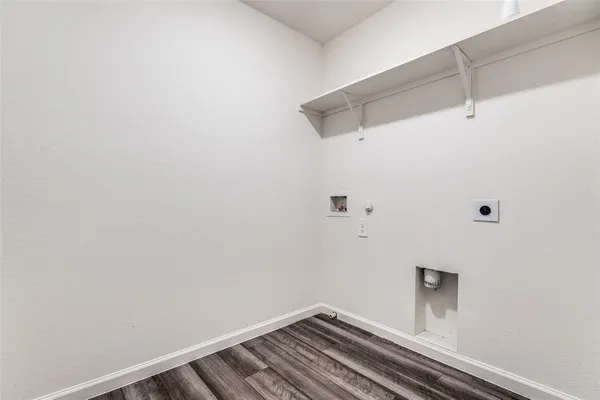 $3,100 | 2621 Sagebrush Drive, Glenn Heights, TX 75154