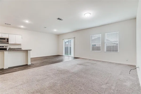 $3,100 | 2621 Sagebrush Drive, Glenn Heights, TX 75154