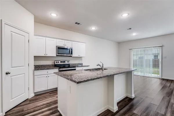 $3,100 | 2621 Sagebrush Drive, Glenn Heights, TX 75154