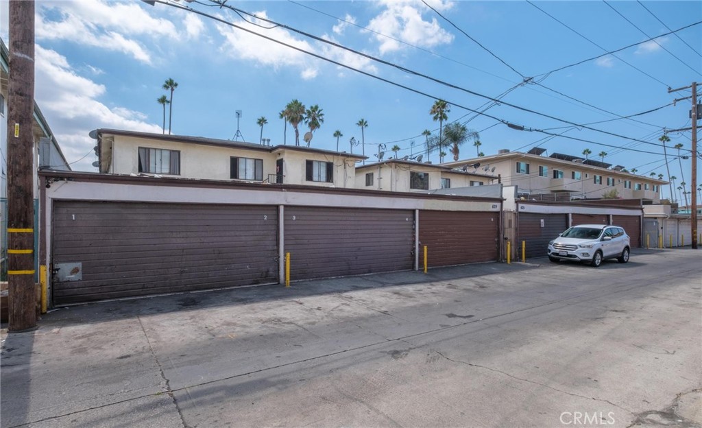 625 East 99th Street Inglewood, CA 90301 - Photo 8 of 50 a view of a car garage
