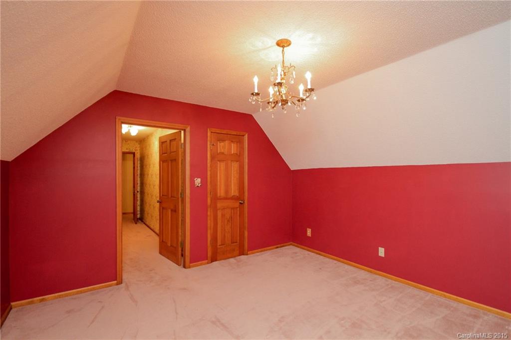 2832 Miranda Road Charlotte, NC 28216 - Photo 15 of 24 Gallery Image 15