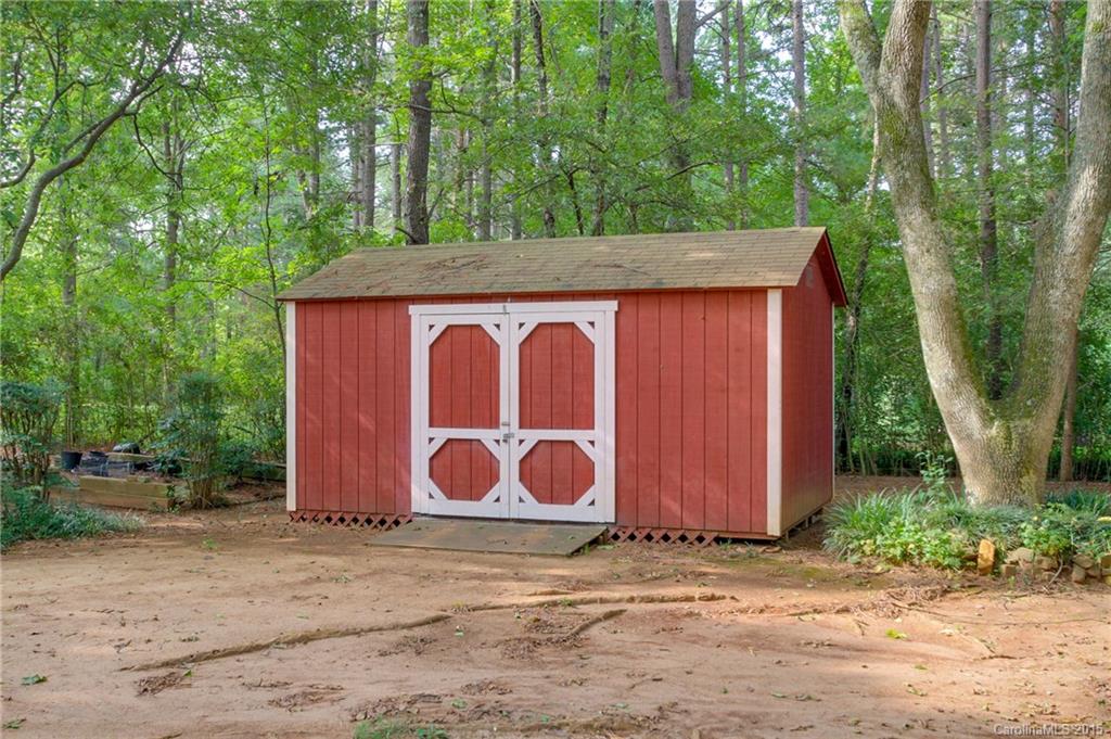 2832 Miranda Road Charlotte, NC 28216 - Photo 20 of 24 Gallery Image 20