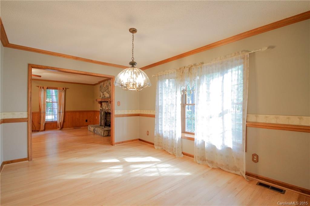 2832 Miranda Road Charlotte, NC 28216 - Photo 5 of 24 Gallery Image 5