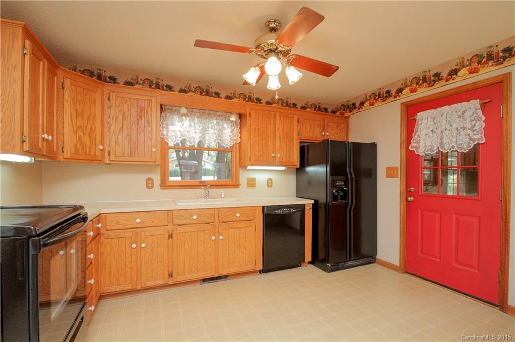2832 Miranda Road Charlotte, NC 28216 - Photo 7 of 24 Gallery Image 7