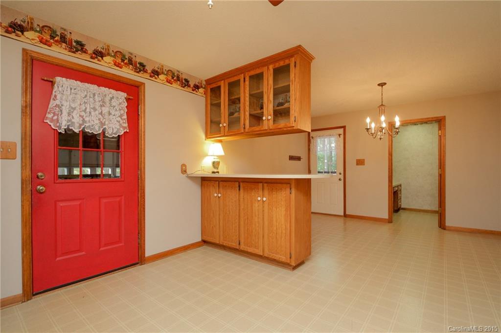 2832 Miranda Road Charlotte, NC 28216 - Photo 8 of 24 Gallery Image 8